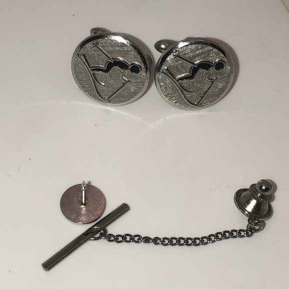 Vtg Swank Cufflinks & Tie Tack Pin Ski Skiing  & Ski Poles Theme Silver Tone - Picture 3 of 7